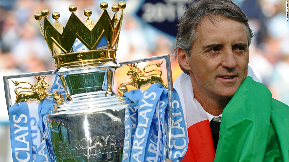 Mancini signs new Manchester City deal