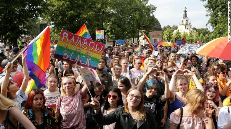 6 in 10 LGBTI people afraid to hold hands in public, Europe-wide survey finds