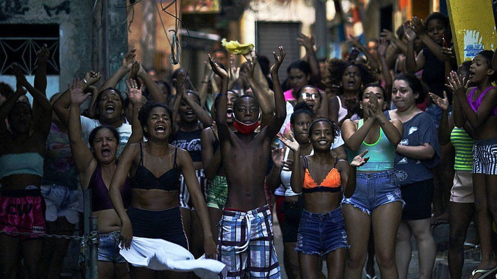 Brazil violence: Rio police accused by residents of abuses in raid