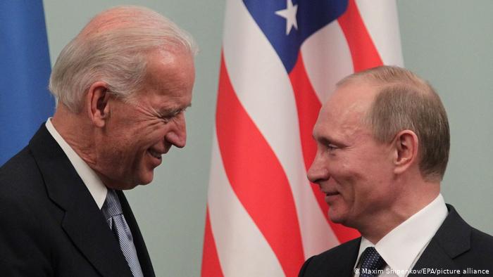 Biden calls Putin and proposes to hold a summit in a third country